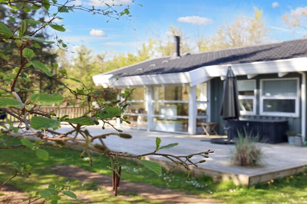 Familievilla met zwembad, sauna en whirlpool op 650m van strand in Hals - thumbnail 4
