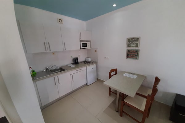 Superior Double Studio Andromaches: romantisch appartement aan zee op Corfu - thumbnail 4