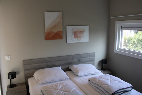 Wellness chalet met sauna en sfeerhaard aan de Rhederlaagse Meren - thumbnail 4