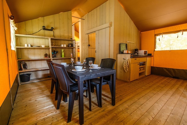 Glamping tent met overdekt terras op Rhederlaagse Meren - thumbnail 2