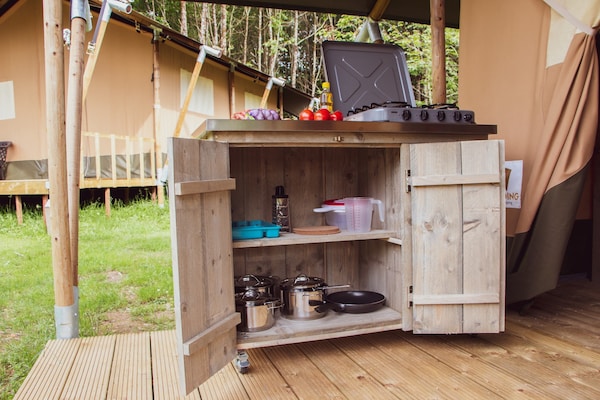 Glamping tent met overdekt terras op Rhederlaagse Meren - thumbnail 3