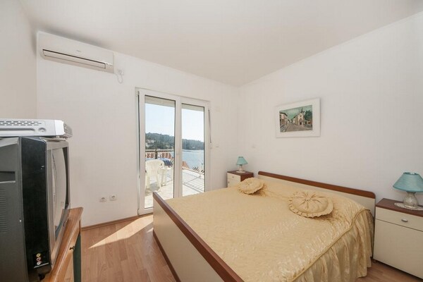 Bertie's Lodge - One Bedroom Apartment  with Terrace and Sea View(A2) - thumbnail 5