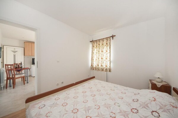 Aan zee: Comfortabel appartement in Brna voor 2 personen - thumbnail 3