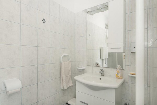 Aan zee: Comfortabel appartement in Brna voor 2 personen - thumbnail 6