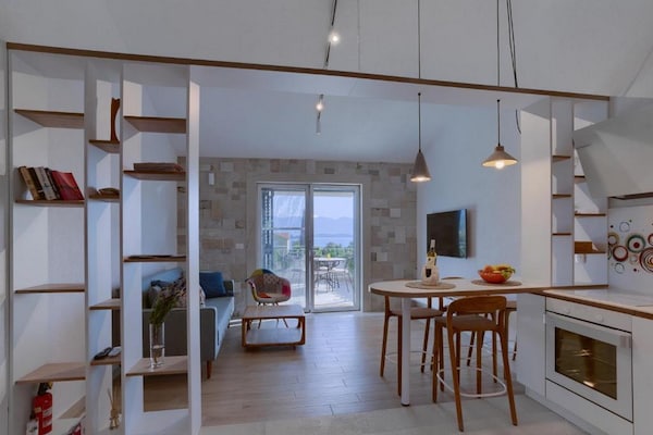 Villa Vera: Vrijstaande villa met privézwembad op 100 meter van zee in Lovište - thumbnail 3
