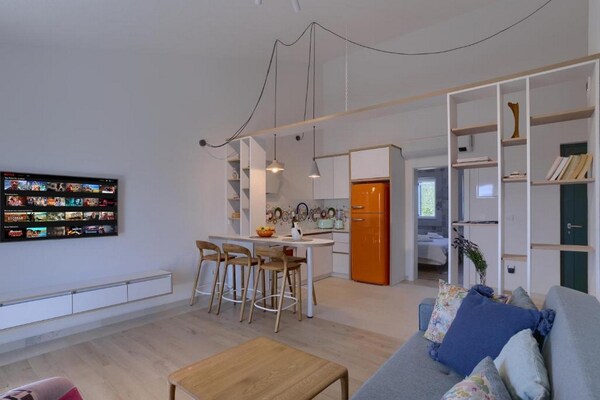Villa Vera: Vrijstaande villa met privézwembad op 100 meter van zee in Lovište - thumbnail 1