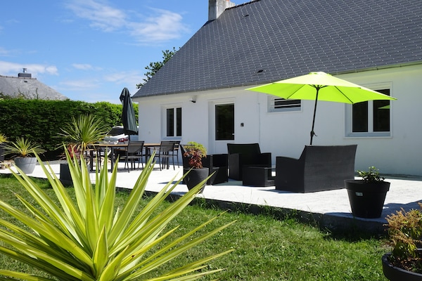 Eigentijds vakantiehuis met tuin, 2,5 km van de Roze Granietkust - thumbnail 1