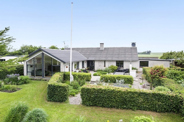 8-persoons vakantiehuis in Vesløs op 500 m van de zee - thumbnail 1