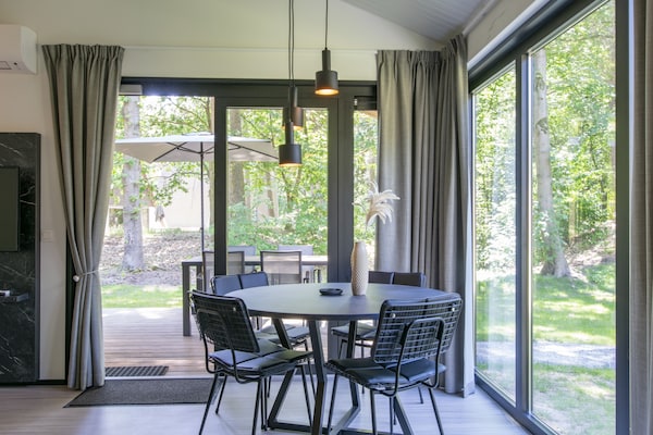 Vrijstaand chalet in bosrijk park, 12 km van Eindhoven - thumbnail 3