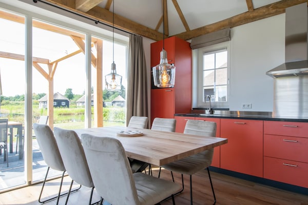 Luxe rietgedekte villa met vloerverwarming op vakantiepark De Heihorsten - thumbnail 4