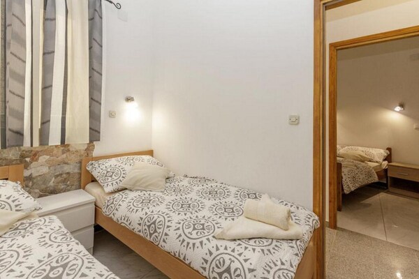 Gezellig appartement in historisch Senj, 200m van het strand - thumbnail 6