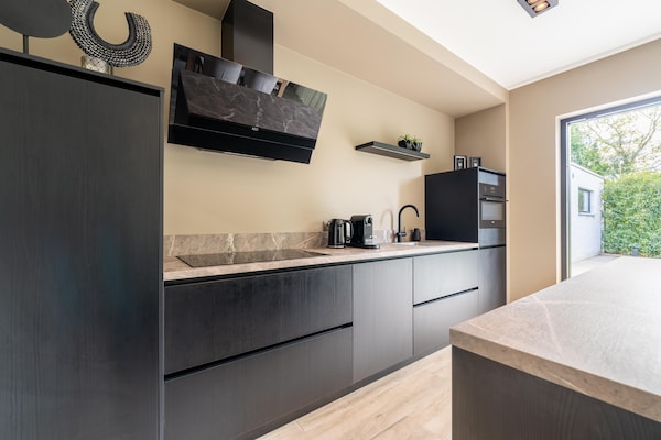 In het centrum van Hamont-Achel: luxe vakantiehuis Beaunita voor 8 personen - thumbnail 4