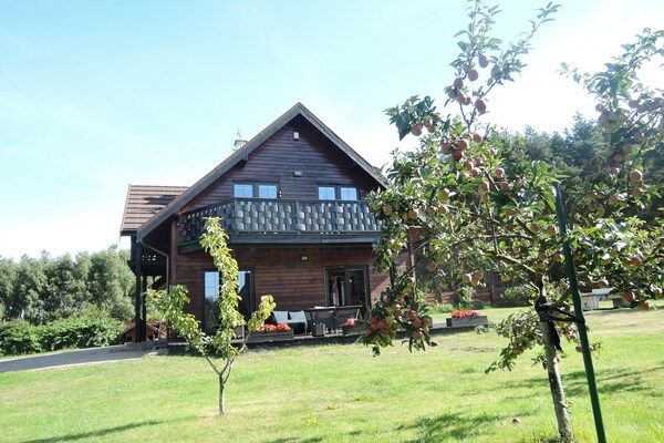 Ruim houten vakantiehuis voor 8 aan de rand van Kolczewo, vlakbij zee - thumbnail 2