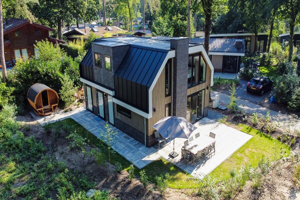 Vrijstaande villa met sauna op de Veluwe voor 10 personen - thumbnail 1