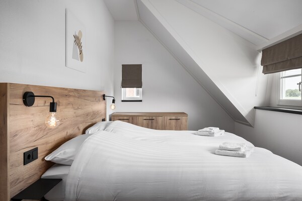 Luxe rietgedekte villa met sauna en stoomdouche op vakantiepark bij Someren - thumbnail 5