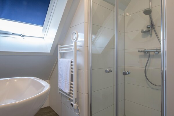 Luxe vrijstaande villa met rieten dak voor 10 personen in Someren - thumbnail 6