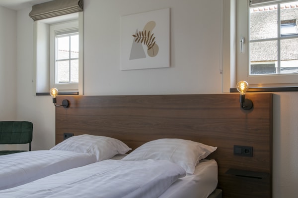 Luxe vrijstaande villa met rieten dak voor 10 personen in Someren - thumbnail 5
