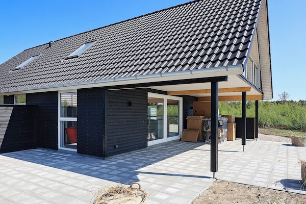 Modern vakantiehuis op Læsø met panoramisch zeezicht op 400m van het strand - thumbnail 2