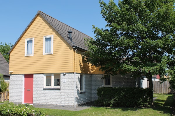 Vrijstaande villa met sauna in Wemeldinge, 300m van zee - thumbnail 1