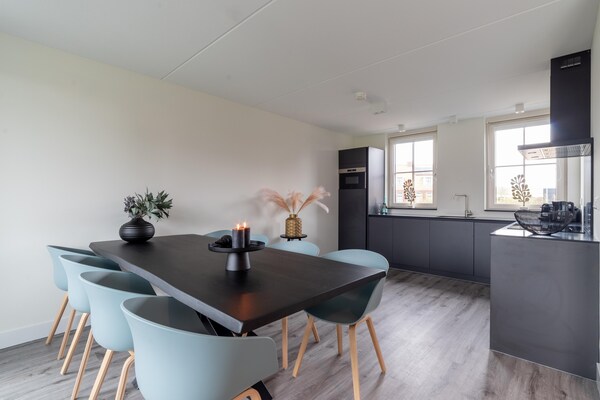 Luxe vrijstaand vakantiehuis met sauna op 100m van zee in Colijnsplaat - thumbnail 3
