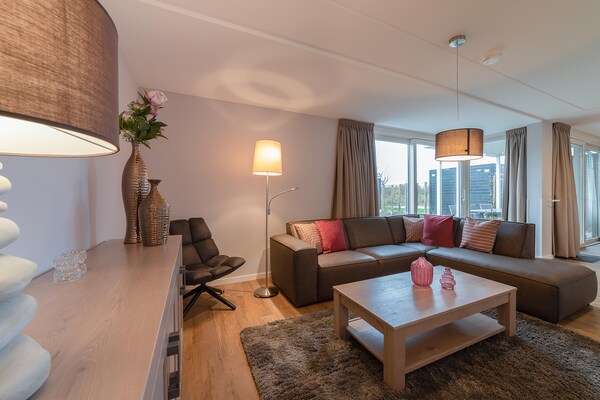 Luxe vrijstaand vakantiehuis met sauna op 100m van zee in Colijnsplaat - thumbnail 2