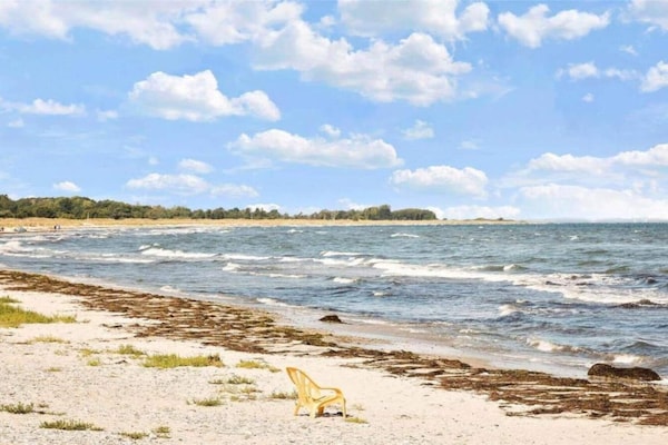 Sfeervol vakantiehuis in Stege nabij strand Ulvshale - thumbnail 3