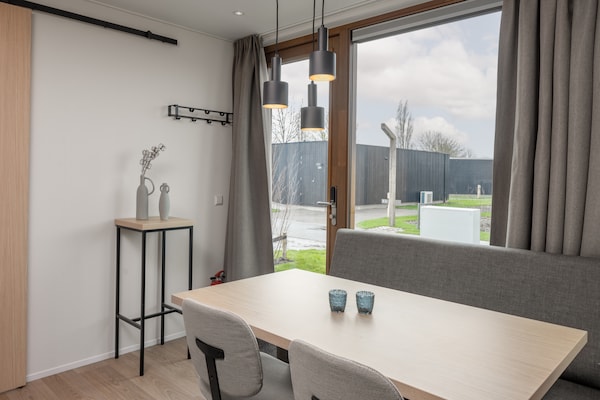 Moderne gelijkvloerse lodge op autovrij vakantiepark aan Brouwersdam - thumbnail 5