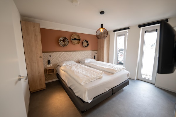 Moderne vrijstaande villa op Vakantiepark Zeebad, 900m van strand - thumbnail 3