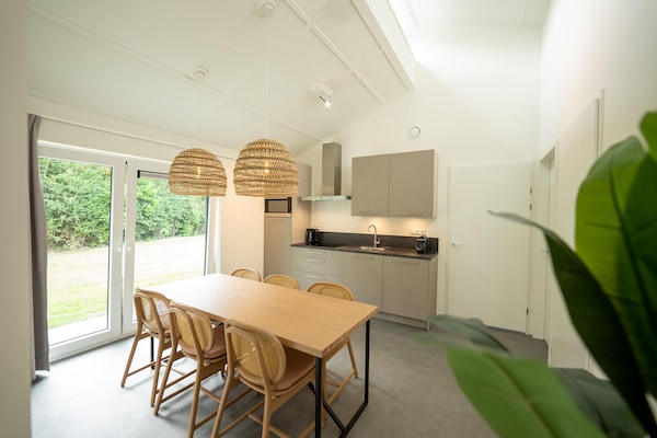 Moderne vrijstaande villa op 900m van het strand in Breskens - thumbnail 2