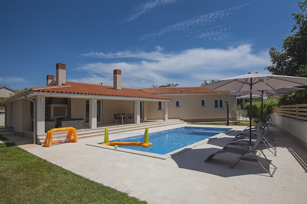 Villa Lu: Ruim vrijstaand huis met privézwembad bij Marčana, Istrië - thumbnail 6