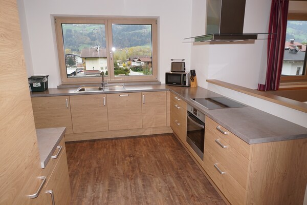 10-persoons appartement aan de piste in centrum Kaltenbach - thumbnail 4