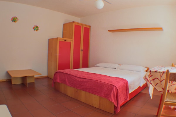 2-persoons appartement in Olbia met privétuin en zeezicht - thumbnail 4