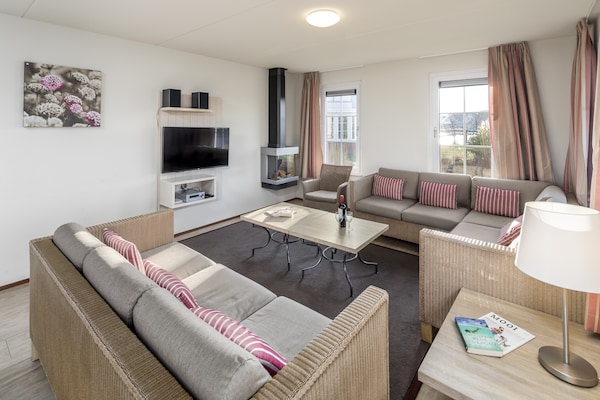 Luxe watervilla voor 10 personen op 400m van strand Cadzand-Bad - thumbnail 2
