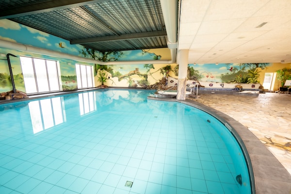 Luxe lodge met uitzicht op strand en water in Well - thumbnail 4