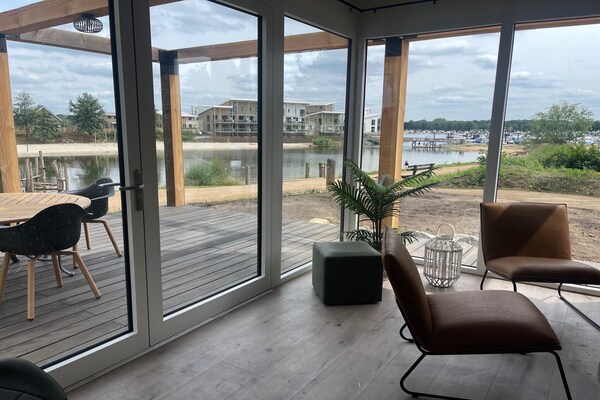 Luxe lodge met uitzicht op strand en water in Well - thumbnail 6