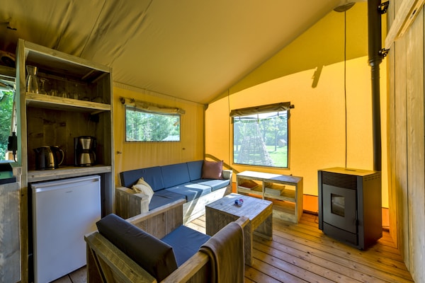 Luxe glampingtent in Dalfsen: comfort van thuis in de natuur - thumbnail 5