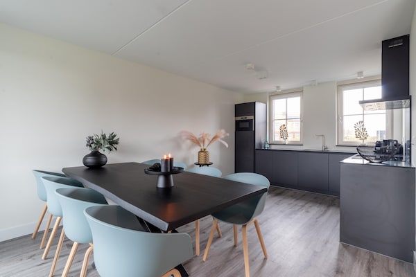 Charming Beveland: luxe vakantiehuis met jacuzzi en sauna aan het water - thumbnail 2