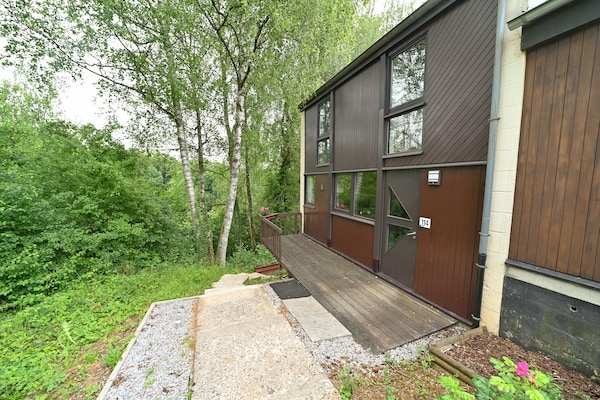 Rustieke bungalow voor 6 aan het Lac de la Vallée de Rabais in Virton - thumbnail 2