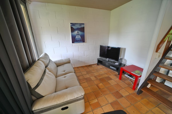 Rustieke bungalow voor 6 aan het Lac de la Vallée de Rabais in Virton - thumbnail 5