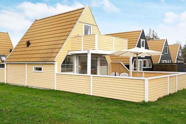Vrijstaand vakantiehuis met zeezicht in Gedser, 90m van het strand - thumbnail 1