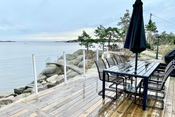 Uniek Zweeds eilandhuis met privéstrand en panoramisch zeezicht op Knekteholmen - thumbnail 4