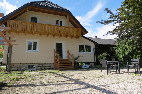 Op 1,0 km van het meer: ruim vakantiehuis in Bodensdorf am Ossiachersee - thumbnail 1