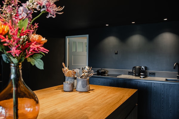 Dorpswoning De Volbloed – Luxe groepsaccommodatie in bosrijk Leende - thumbnail 3