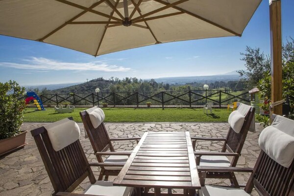 Gelijkvloers appartement aan golfbaan met panoramisch uitzicht op Toscane - thumbnail 6