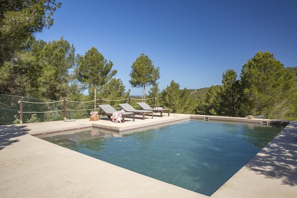 Landhuis Ses Savines: authentiek Ibiza met privézwembad bij San José - thumbnail 2
