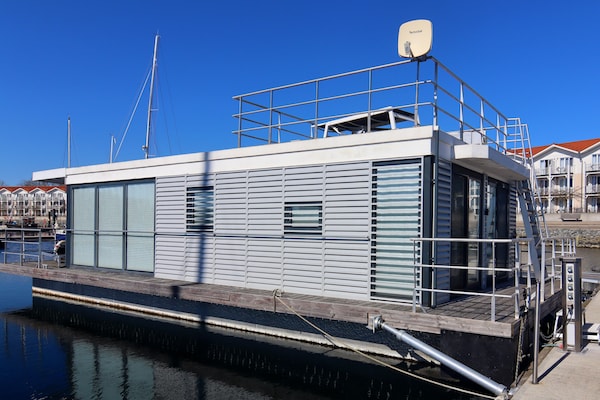 2-persoons woonboot aan zee in Boltenhagen · 44 m² - thumbnail 4