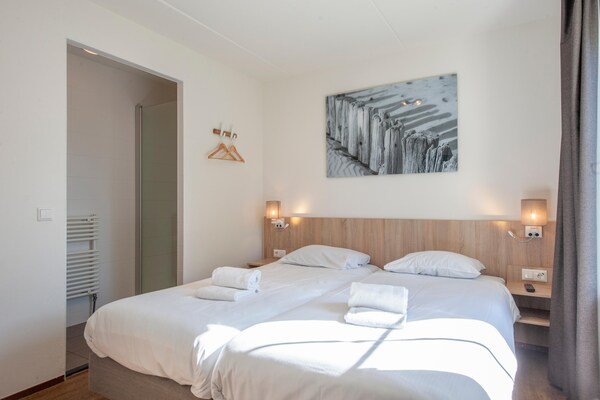 Luxe vrijstaande villa met sauna op 400 meter van het Noordzeestrand - thumbnail 4