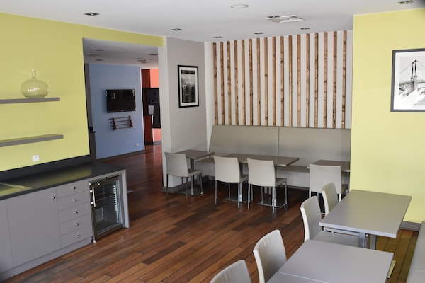 Modern appartement met balkon in Lyon Dock Ouest, vlakbij de Saône - thumbnail 6
