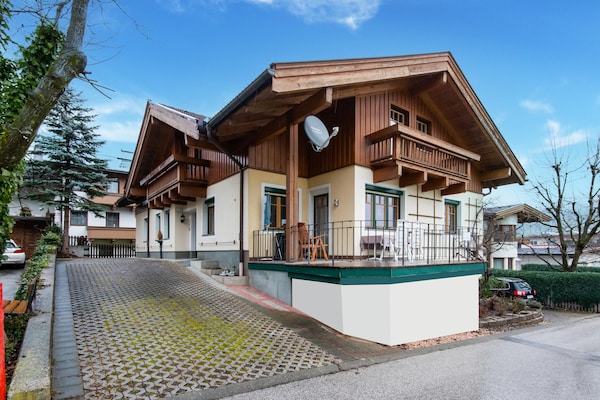 Vrijstaand chalet aan de piste in Kaltenbach voor 8 personen - thumbnail 1
