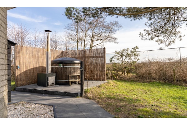 Golfvilla 39 Wellness: Luxe vakantiehuis aan de golfbaan op Ameland - thumbnail 3
